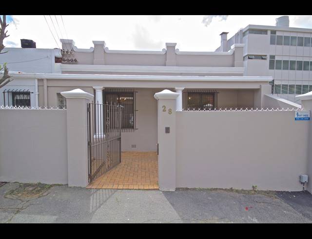 3 BEDROOM HOUSE TO LET IN GARDENS